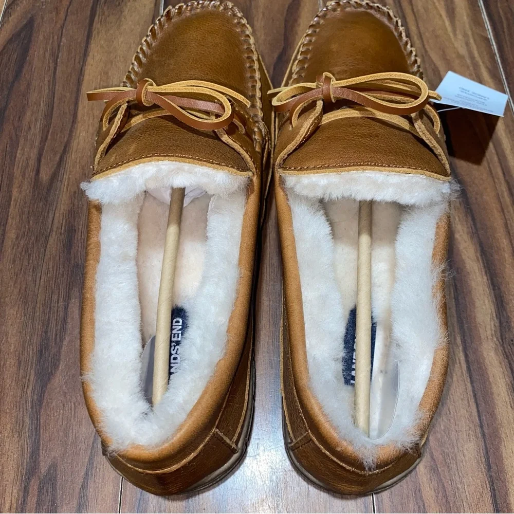 New Lands End Men's Brown Leather Moccasin Slippers - Picture 6 of 8